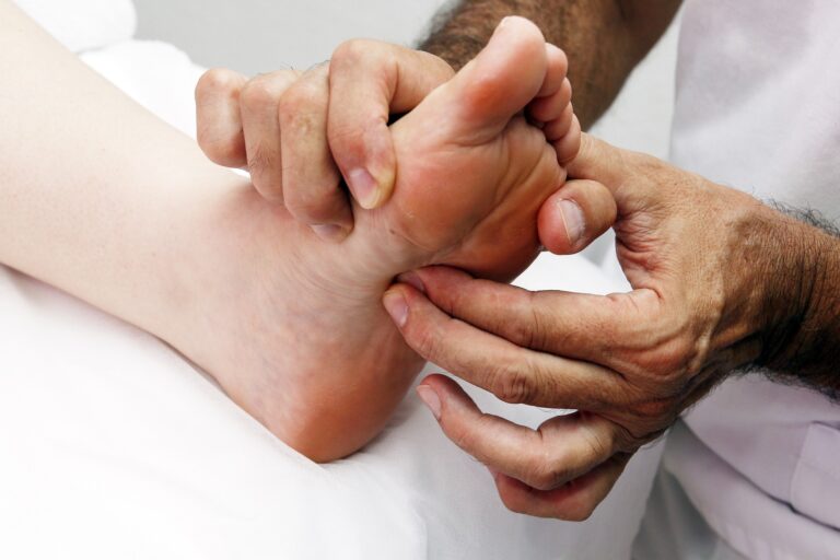 SÉANCE DE RÉFLEXOLOGIE EN DONS LIBRES SUR LE THEUIL